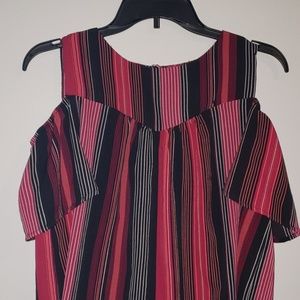 Peekaboo shoulder dress shirt
